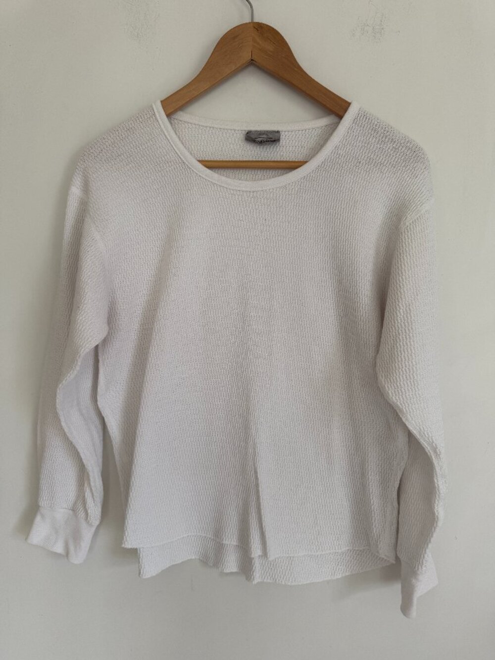 Genevieve Woman White Long Sleeve Pullover Waffle T Shirt Size L